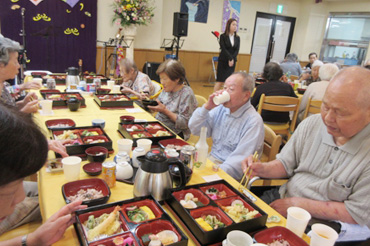 ケアハウスピスガこうせい　食事について